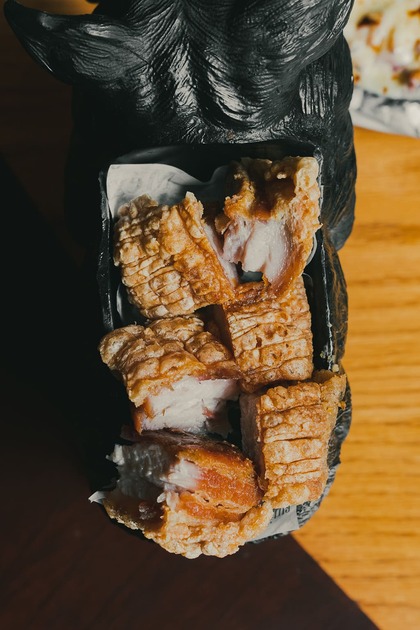 Chicharrón crujientoe en el restaurante mexicano Chapulín