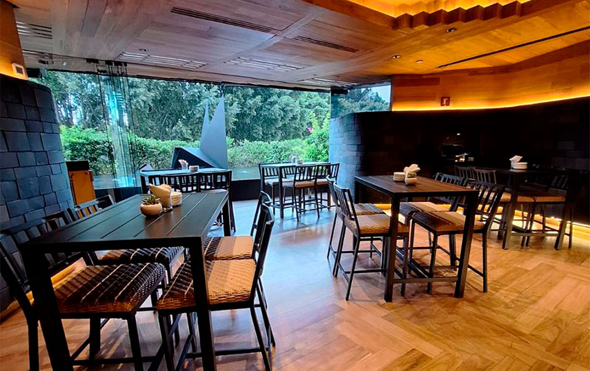 Hold your meetings at Espejo de Agua, a private room of our restaurant for events